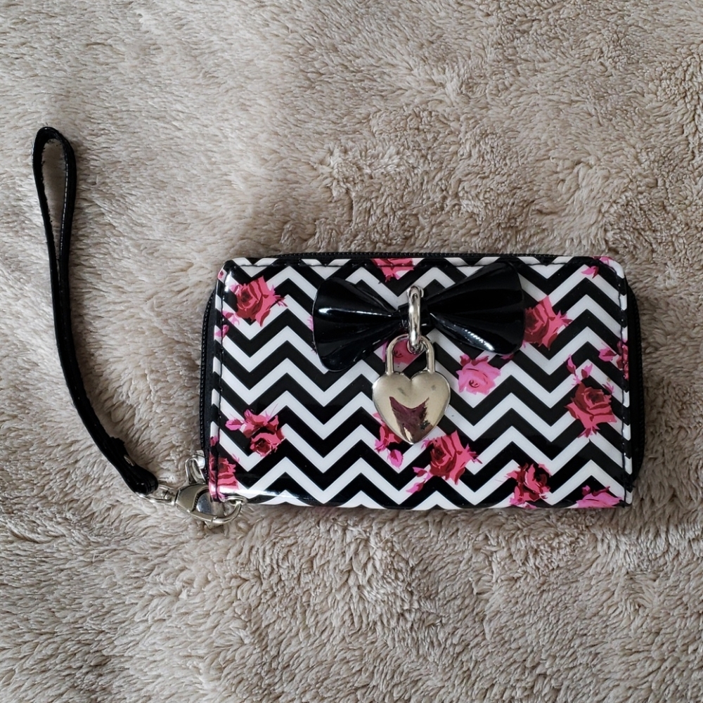 NWOT  Wristlet wallet